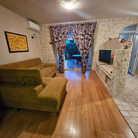 Apartment Jeger ポヴリャナ エクステリア 写真
