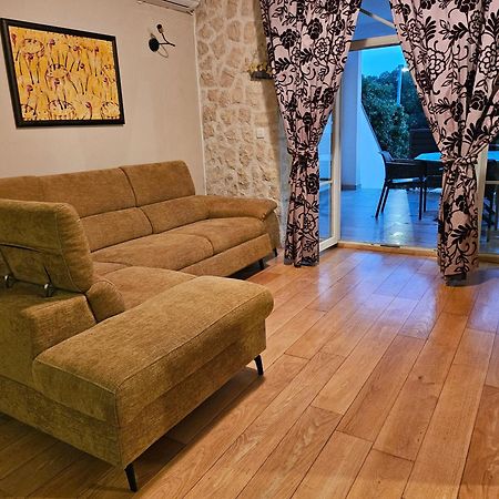 Apartment Jeger ポヴリャナ エクステリア 写真