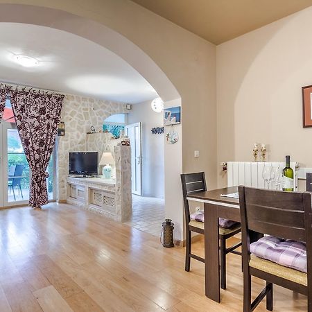 Apartment Jeger ポヴリャナ エクステリア 写真
