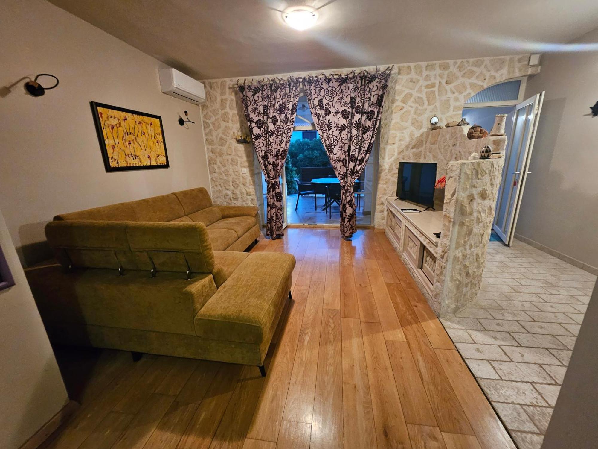 Apartment Jeger ポヴリャナ エクステリア 写真