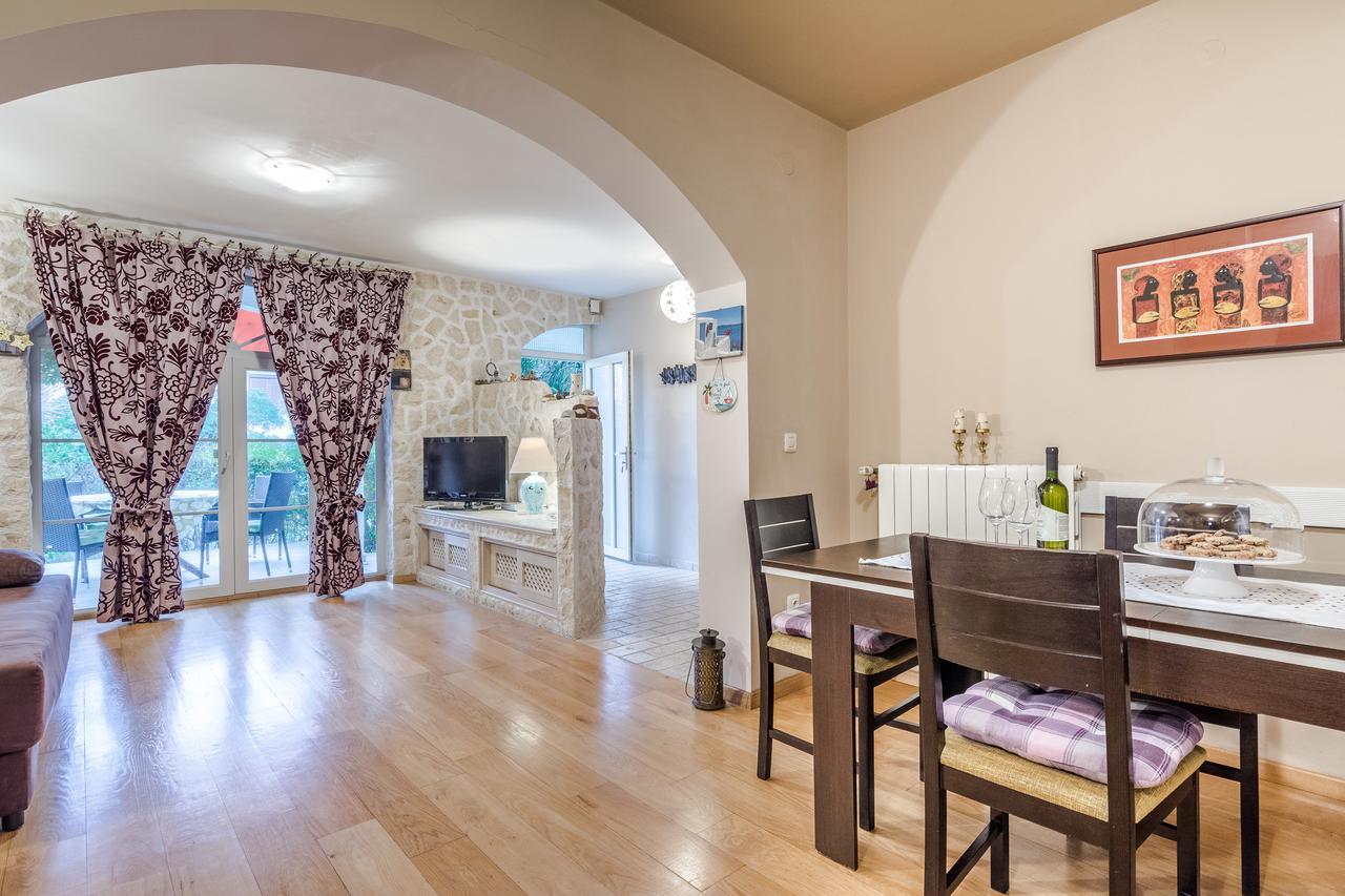 Apartment Jeger ポヴリャナ エクステリア 写真