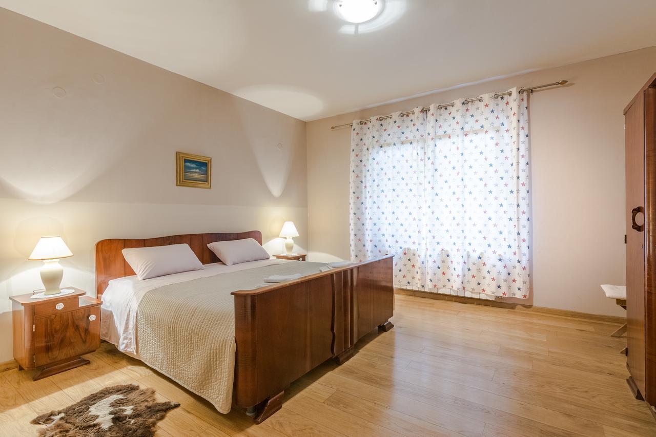 Apartment Jeger ポヴリャナ エクステリア 写真
