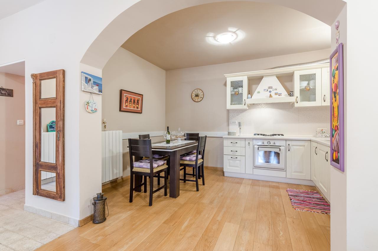 Apartment Jeger ポヴリャナ エクステリア 写真